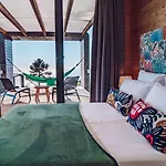 Glamping Pods - Nature Retreat Calheta (Madeira)